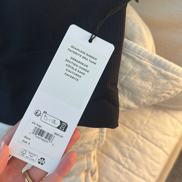 Alo Black Seamless Ribbed Cropped Top - Picture 2 of 3